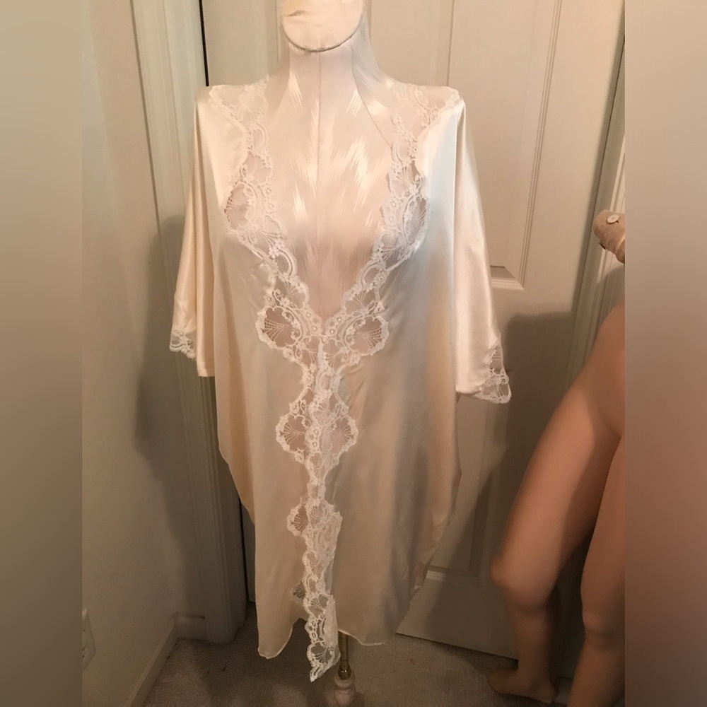 Adagio cocoon cream silk one size $511